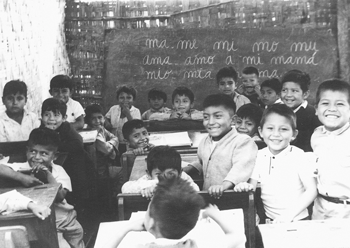 Niños de Fe y Alegría en el aula