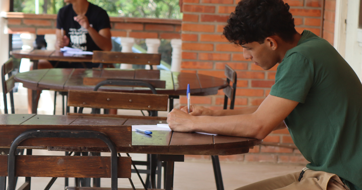 El Marco de la Educación Popular de Fe y Alegría Internacional plantea que educar es un acto profundamente ético, político y social